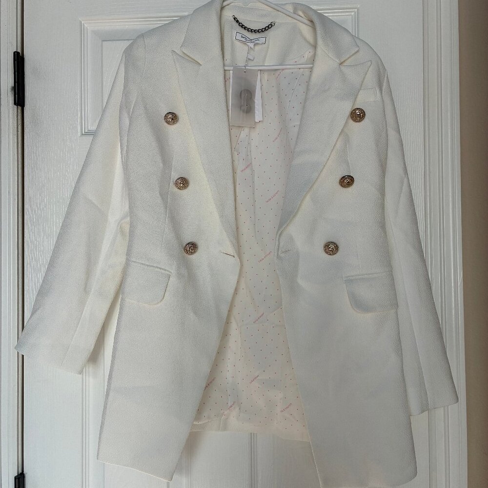 Belle and Bloom White Blazer NWT Size Small
